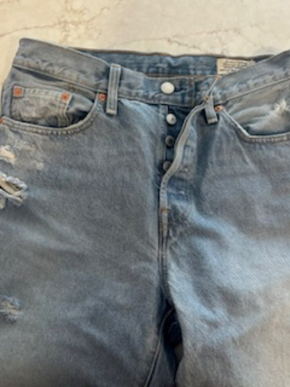 Levi's 501 Light Wash, Distressed 28 X 32